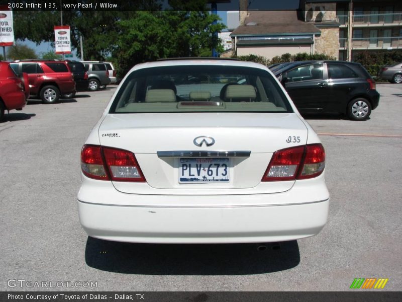 Ivory Pearl / Willow 2002 Infiniti I 35