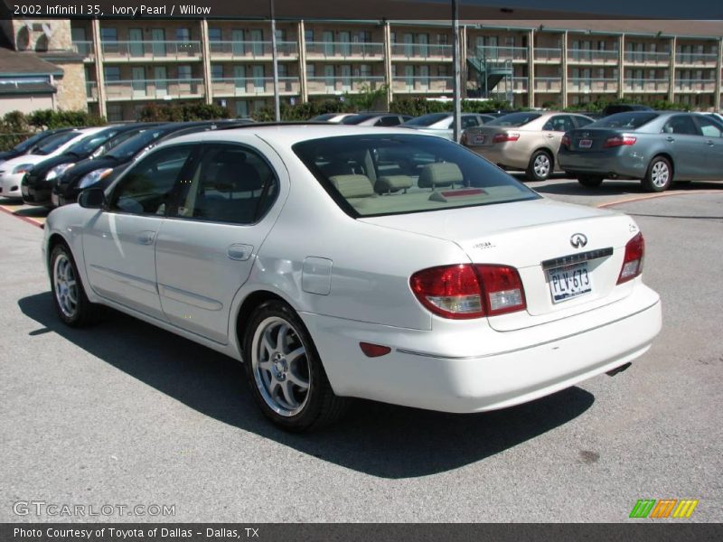 Ivory Pearl / Willow 2002 Infiniti I 35