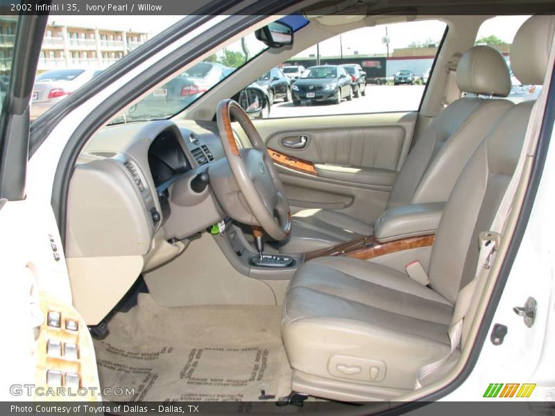 Ivory Pearl / Willow 2002 Infiniti I 35