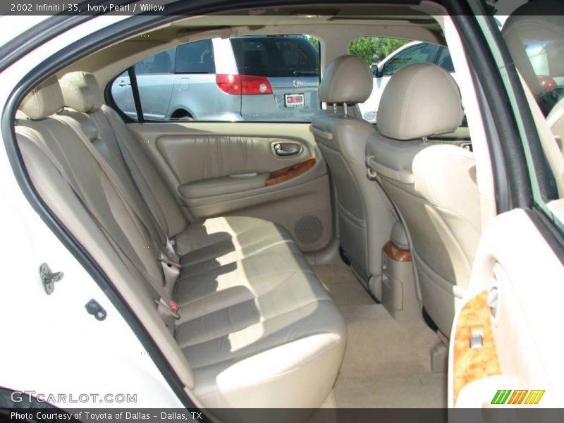 Ivory Pearl / Willow 2002 Infiniti I 35