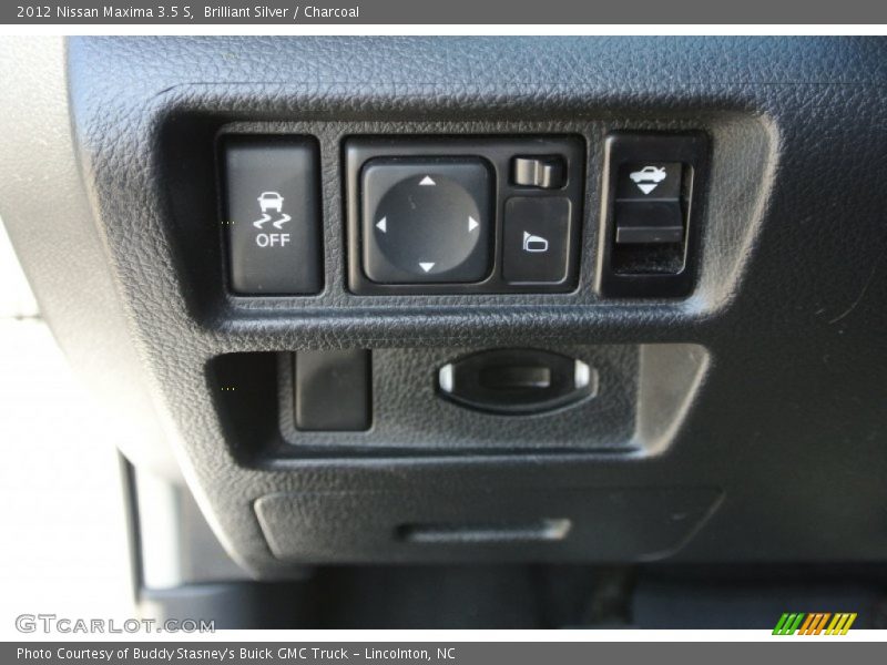 Brilliant Silver / Charcoal 2012 Nissan Maxima 3.5 S