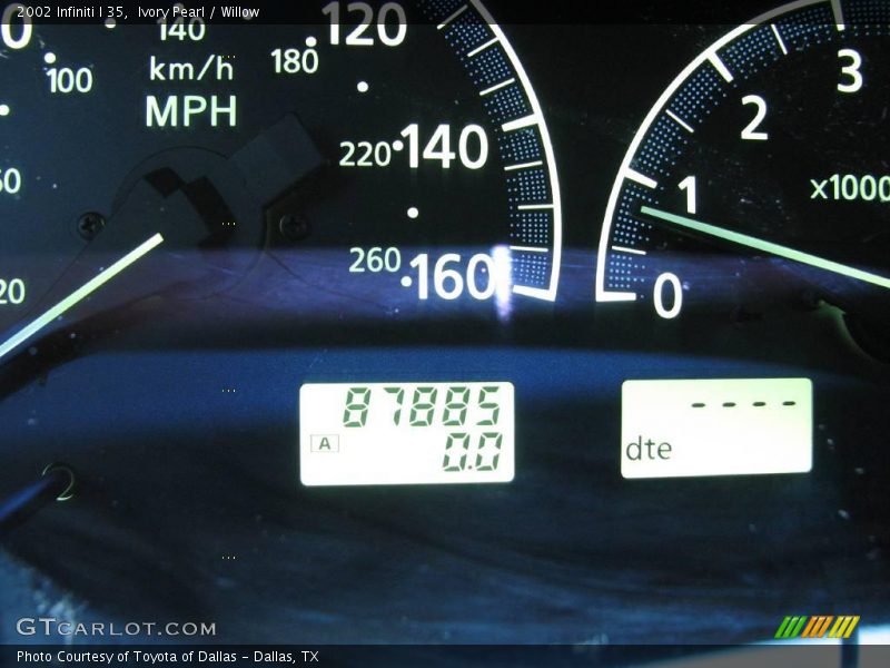 Ivory Pearl / Willow 2002 Infiniti I 35