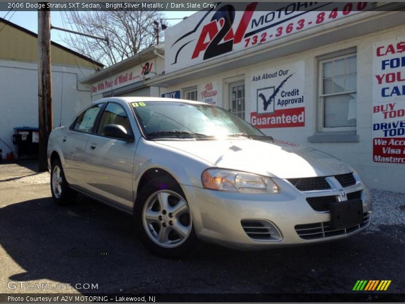 Bright Silver Metallic / Dark Slate Grey 2006 Dodge Stratus SXT Sedan