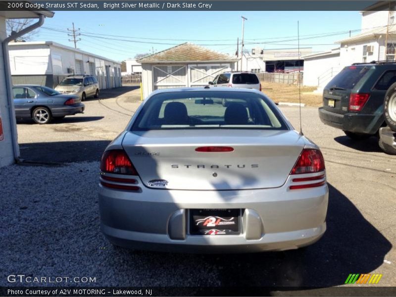 Bright Silver Metallic / Dark Slate Grey 2006 Dodge Stratus SXT Sedan