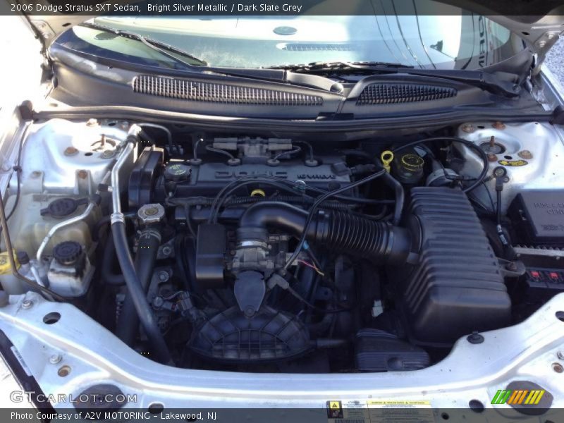 Bright Silver Metallic / Dark Slate Grey 2006 Dodge Stratus SXT Sedan