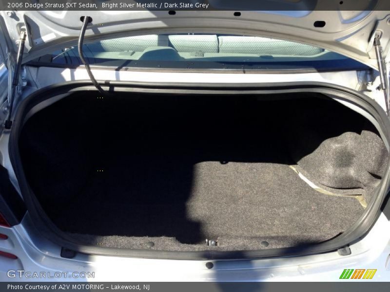 Bright Silver Metallic / Dark Slate Grey 2006 Dodge Stratus SXT Sedan