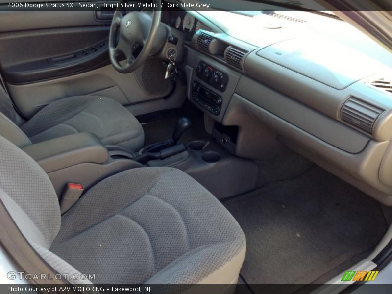 Bright Silver Metallic / Dark Slate Grey 2006 Dodge Stratus SXT Sedan