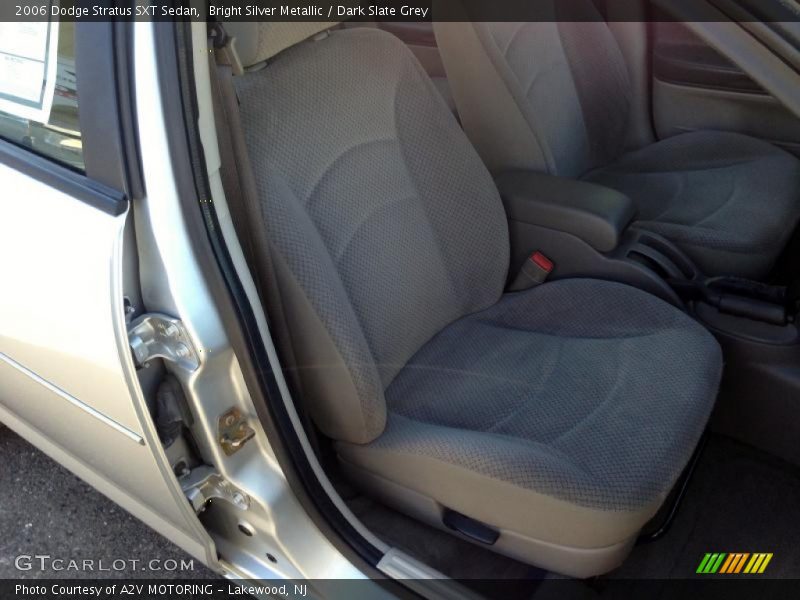 Bright Silver Metallic / Dark Slate Grey 2006 Dodge Stratus SXT Sedan