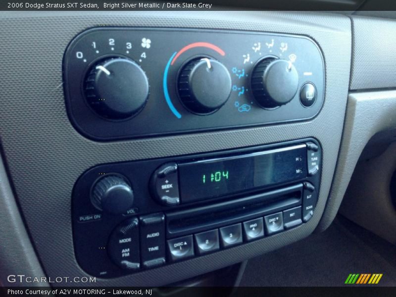 Bright Silver Metallic / Dark Slate Grey 2006 Dodge Stratus SXT Sedan