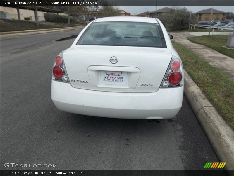 Satin White Pearl / Charcoal 2006 Nissan Altima 2.5 S