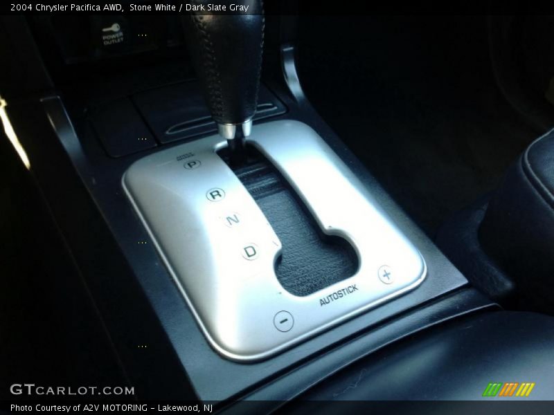 Stone White / Dark Slate Gray 2004 Chrysler Pacifica AWD