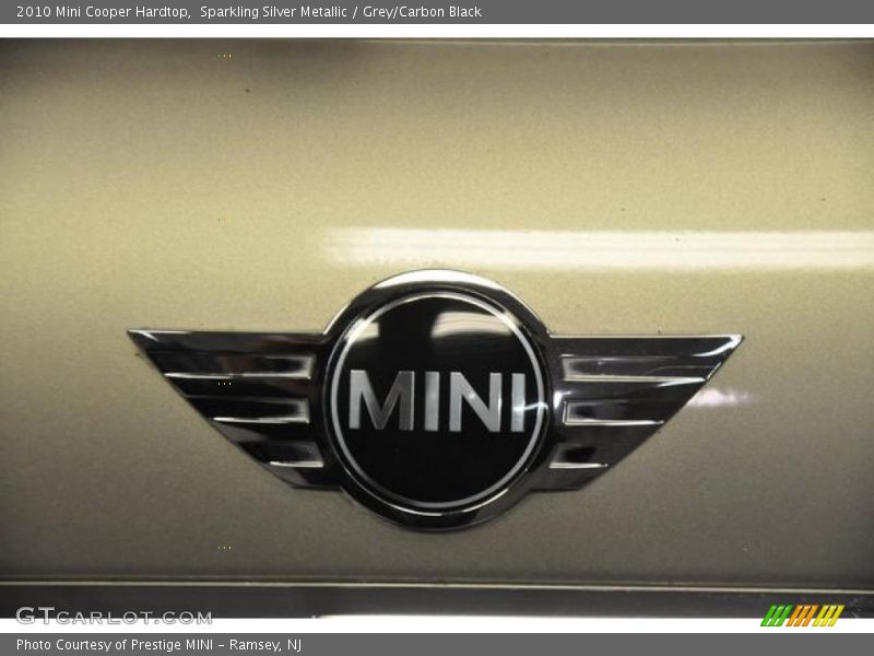 Sparkling Silver Metallic / Grey/Carbon Black 2010 Mini Cooper Hardtop