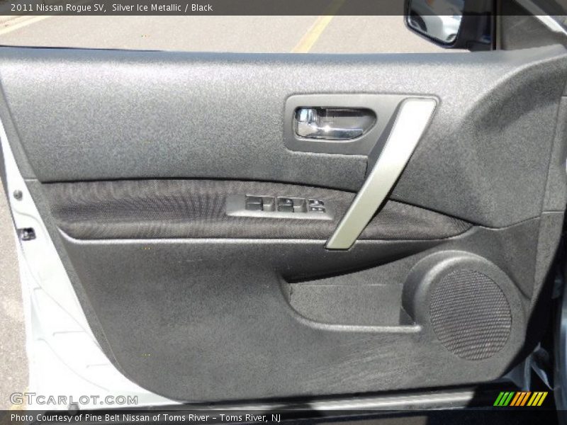 Silver Ice Metallic / Black 2011 Nissan Rogue SV