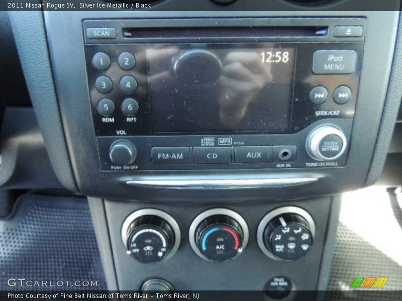 Silver Ice Metallic / Black 2011 Nissan Rogue SV