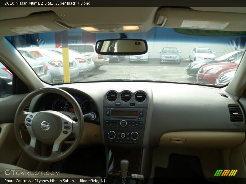 Super Black / Blond 2010 Nissan Altima 2.5 SL