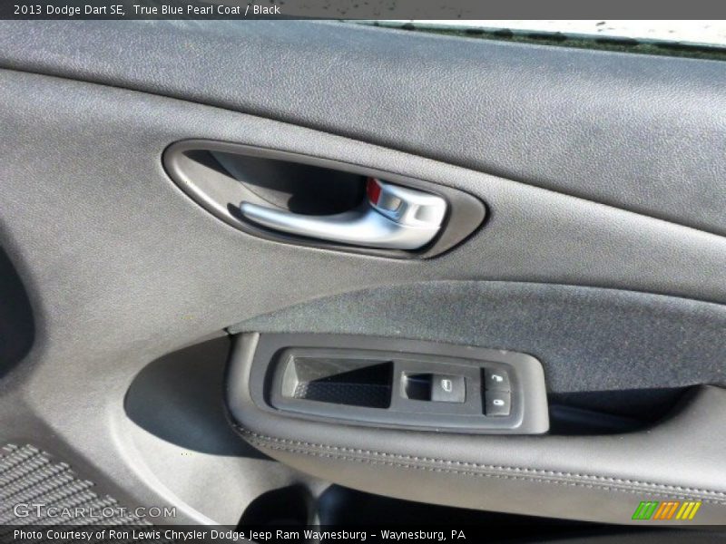 True Blue Pearl Coat / Black 2013 Dodge Dart SE