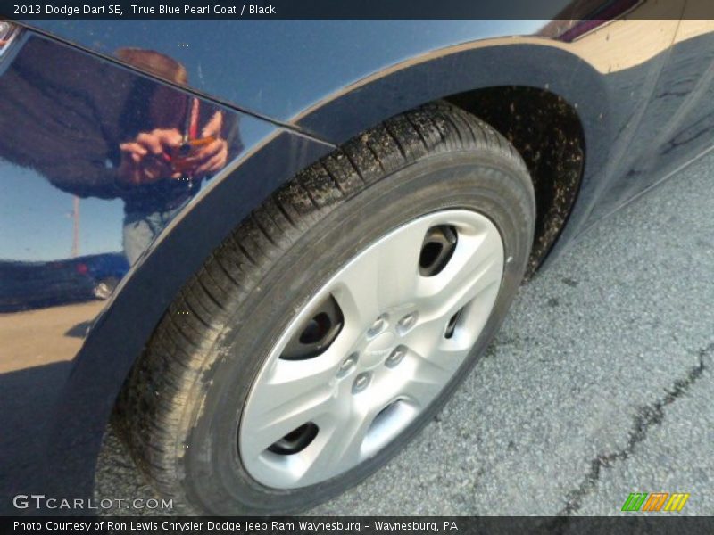 True Blue Pearl Coat / Black 2013 Dodge Dart SE