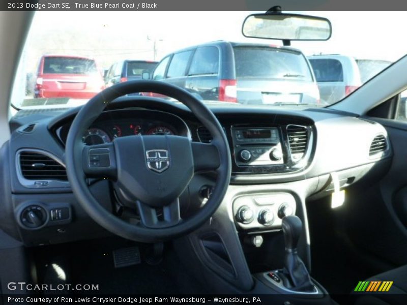 True Blue Pearl Coat / Black 2013 Dodge Dart SE