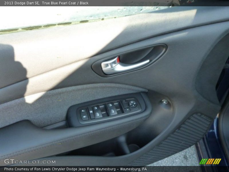 True Blue Pearl Coat / Black 2013 Dodge Dart SE