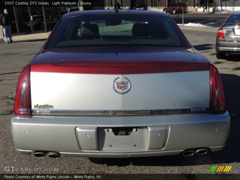Light Platinum / Ebony 2007 Cadillac DTS Sedan