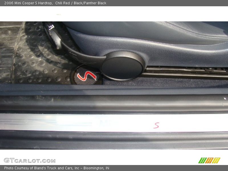 Chili Red / Black/Panther Black 2006 Mini Cooper S Hardtop