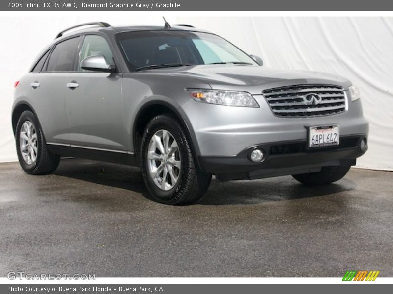 Front 3/4 View of 2005 FX 35 AWD