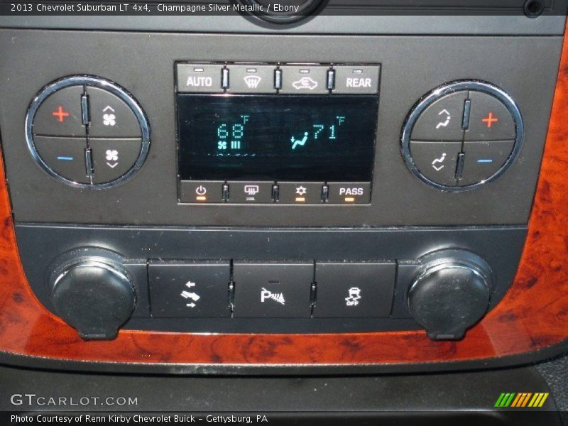 Champagne Silver Metallic / Ebony 2013 Chevrolet Suburban LT 4x4