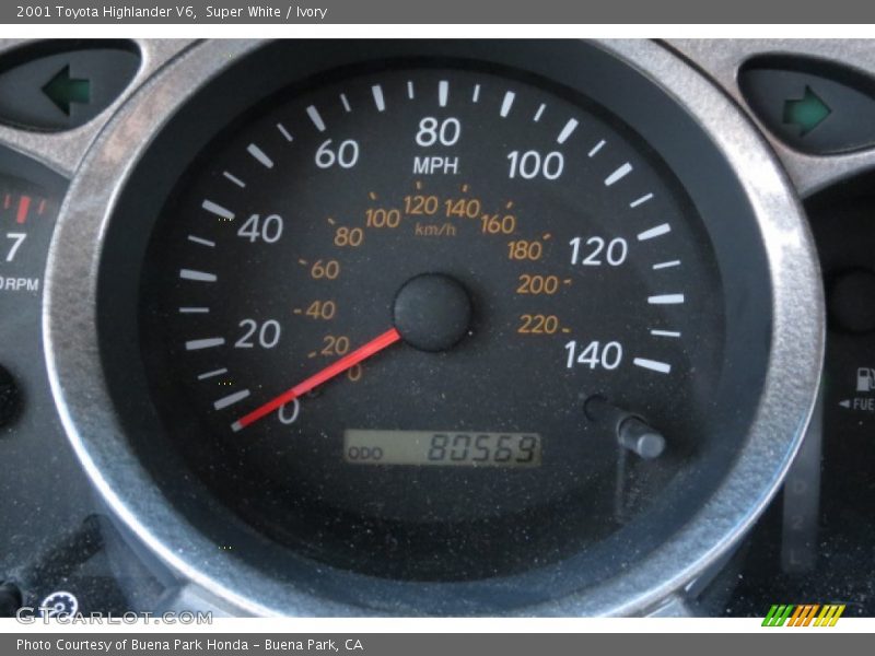 Super White / Ivory 2001 Toyota Highlander V6