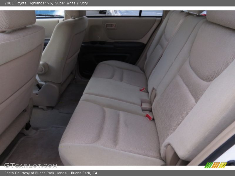 Super White / Ivory 2001 Toyota Highlander V6