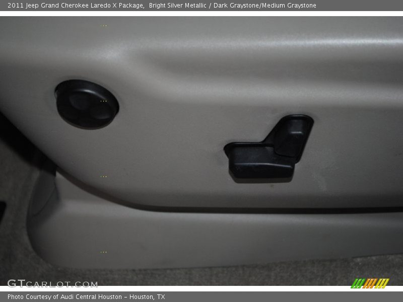 Bright Silver Metallic / Dark Graystone/Medium Graystone 2011 Jeep Grand Cherokee Laredo X Package