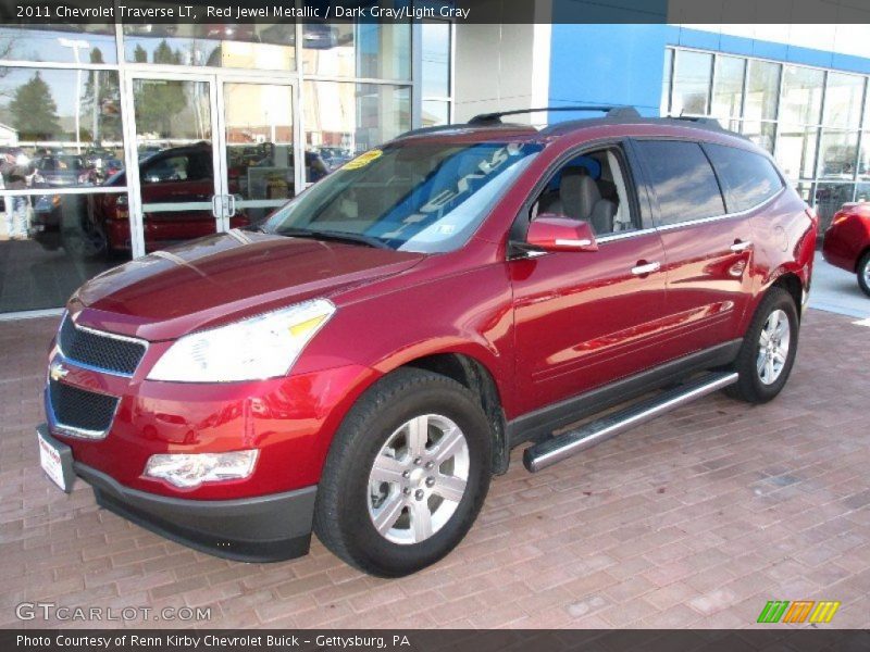 Front 3/4 View of 2011 Traverse LT