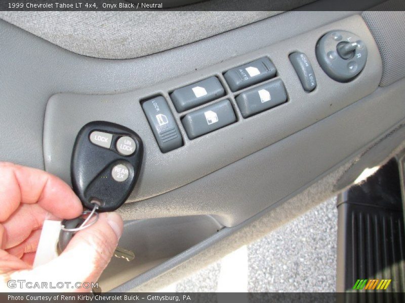 Onyx Black / Neutral 1999 Chevrolet Tahoe LT 4x4