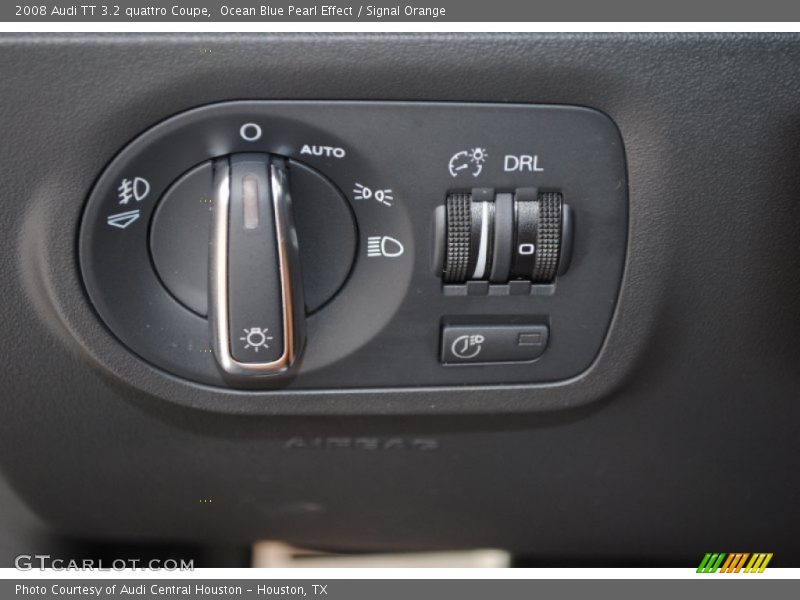 Controls of 2008 TT 3.2 quattro Coupe