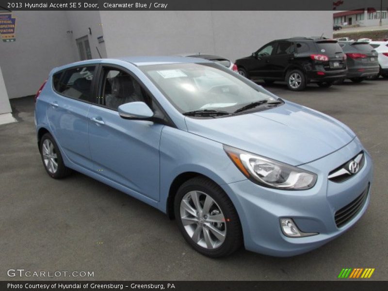 Clearwater Blue / Gray 2013 Hyundai Accent SE 5 Door