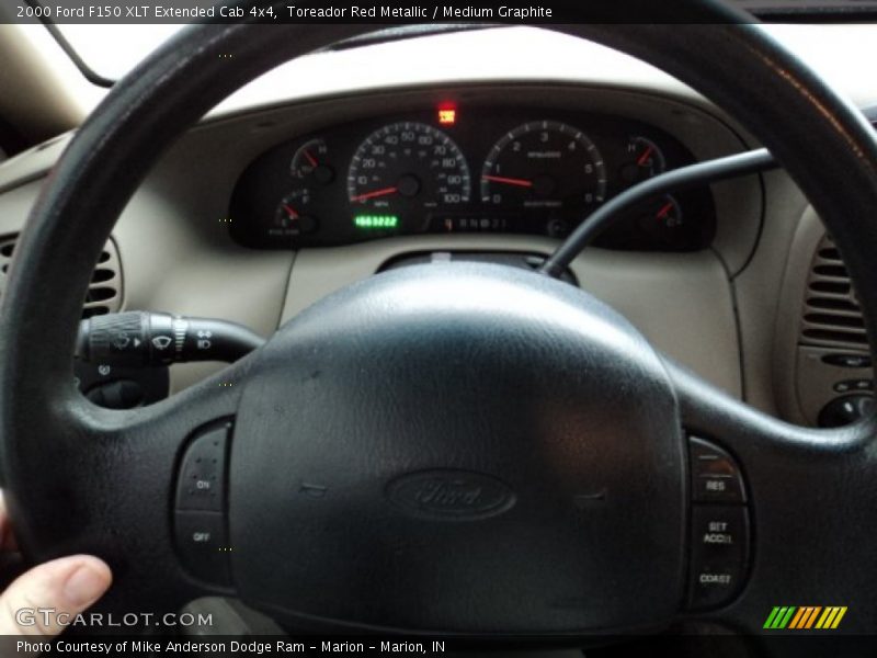 Toreador Red Metallic / Medium Graphite 2000 Ford F150 XLT Extended Cab 4x4