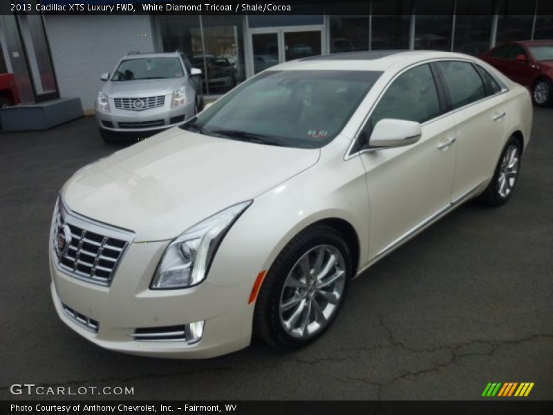 Front 3/4 View of 2013 XTS Luxury FWD