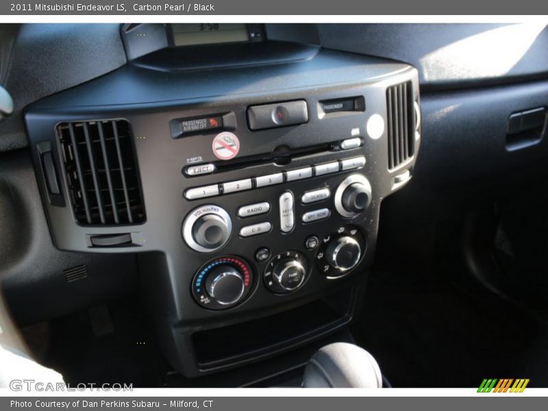 Carbon Pearl / Black 2011 Mitsubishi Endeavor LS