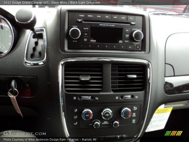 Stone White / Black/Light Graystone 2013 Dodge Grand Caravan SXT