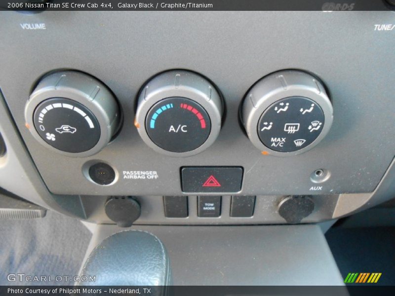 Galaxy Black / Graphite/Titanium 2006 Nissan Titan SE Crew Cab 4x4