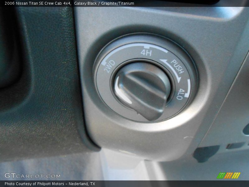Galaxy Black / Graphite/Titanium 2006 Nissan Titan SE Crew Cab 4x4