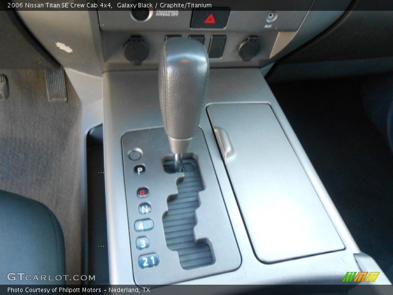 Galaxy Black / Graphite/Titanium 2006 Nissan Titan SE Crew Cab 4x4