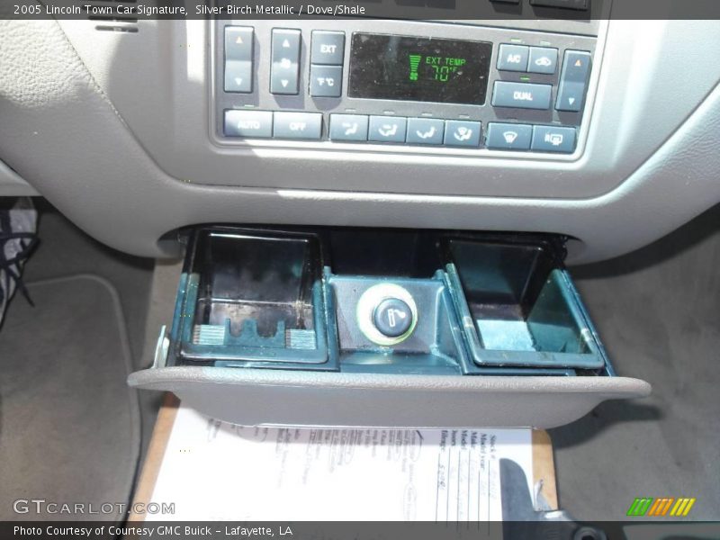 Silver Birch Metallic / Dove/Shale 2005 Lincoln Town Car Signature