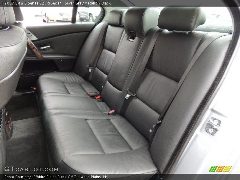 Rear Seat of 2007 5 Series 525xi Sedan