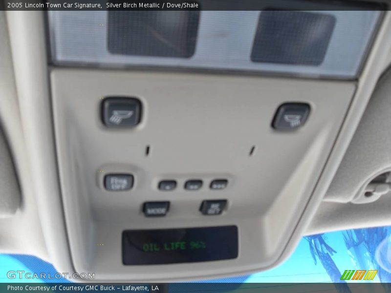 Silver Birch Metallic / Dove/Shale 2005 Lincoln Town Car Signature