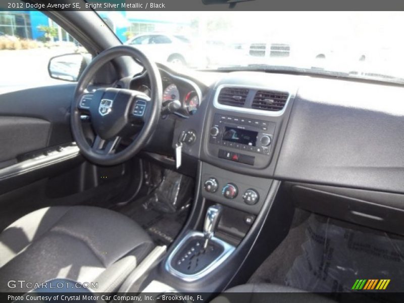 Bright Silver Metallic / Black 2012 Dodge Avenger SE