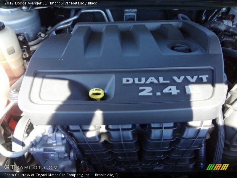 Bright Silver Metallic / Black 2012 Dodge Avenger SE