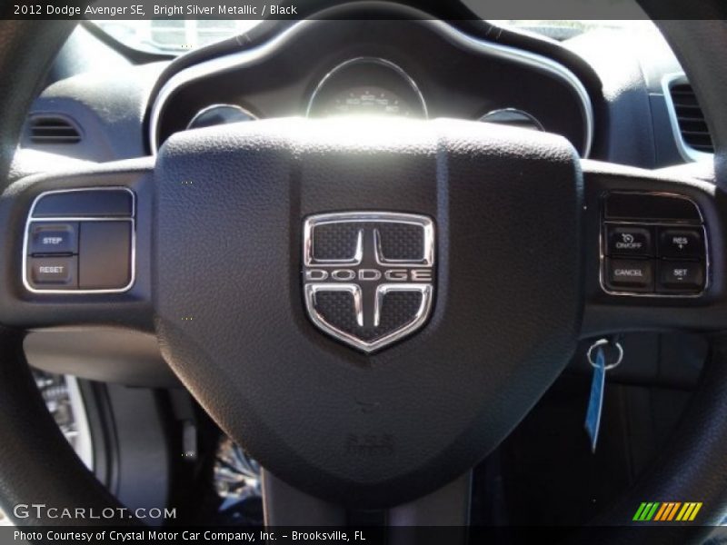 Bright Silver Metallic / Black 2012 Dodge Avenger SE