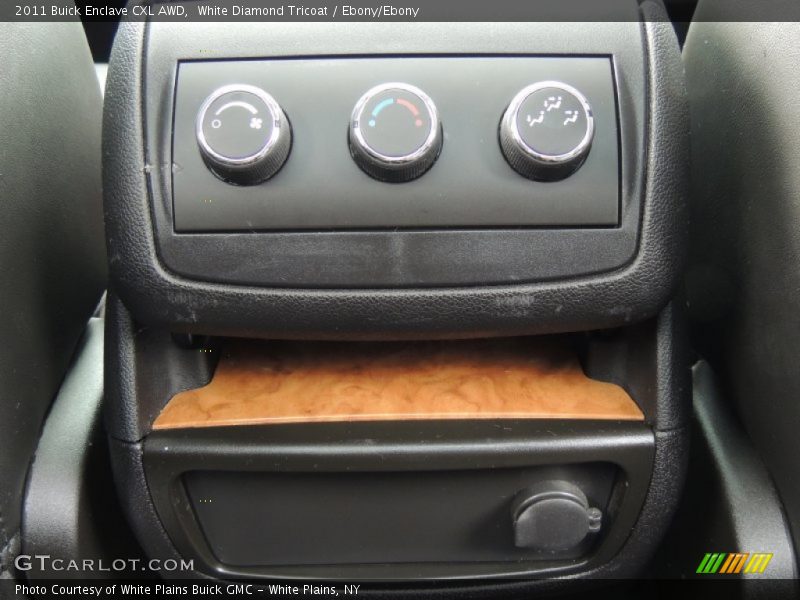 White Diamond Tricoat / Ebony/Ebony 2011 Buick Enclave CXL AWD