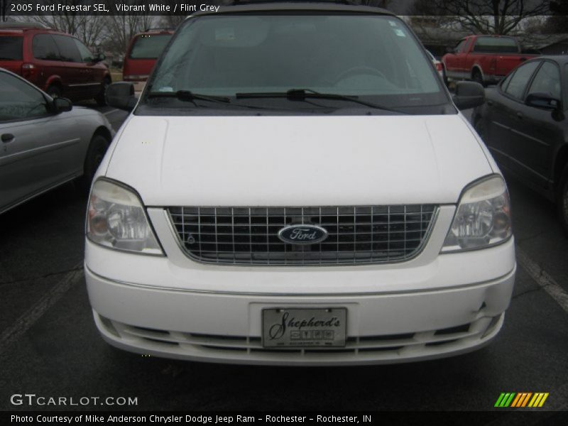 Vibrant White / Flint Grey 2005 Ford Freestar SEL
