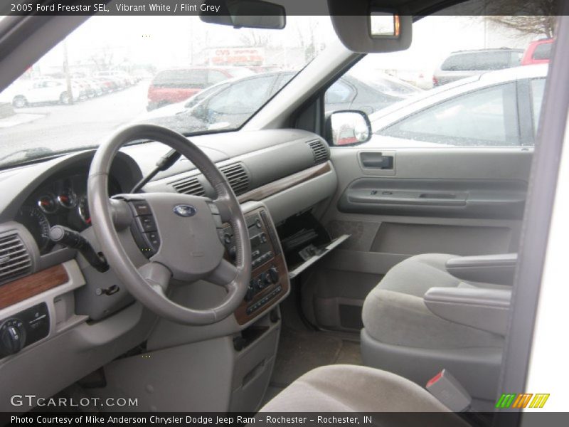 Vibrant White / Flint Grey 2005 Ford Freestar SEL